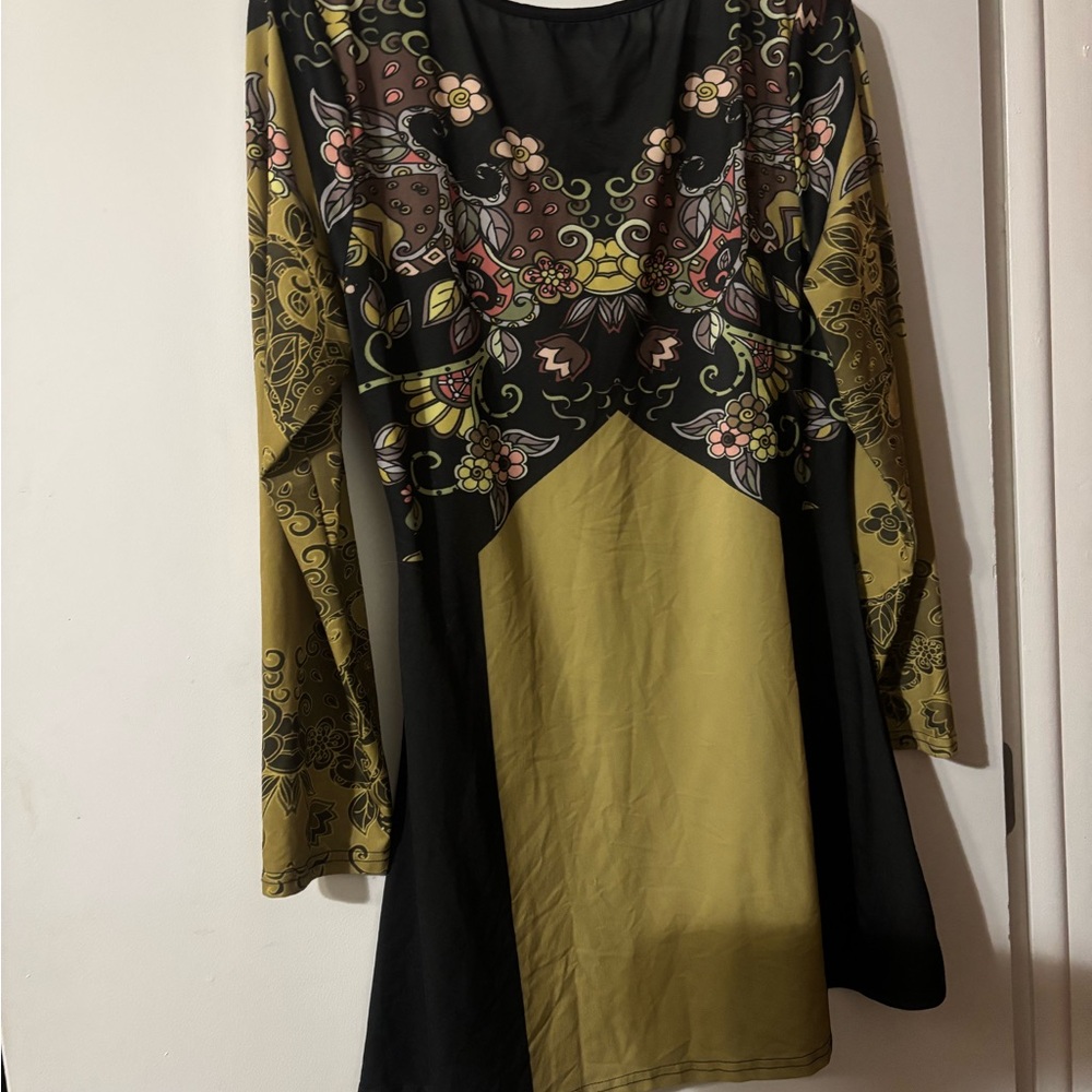 Floral Patterned Midi Dress - Black and Green